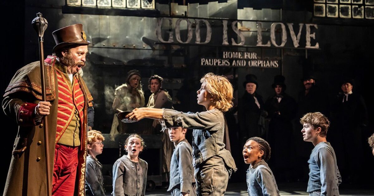 Beautiful Talented Youngsters Perform In West End Christmas Live With Famous Actors Design Concept