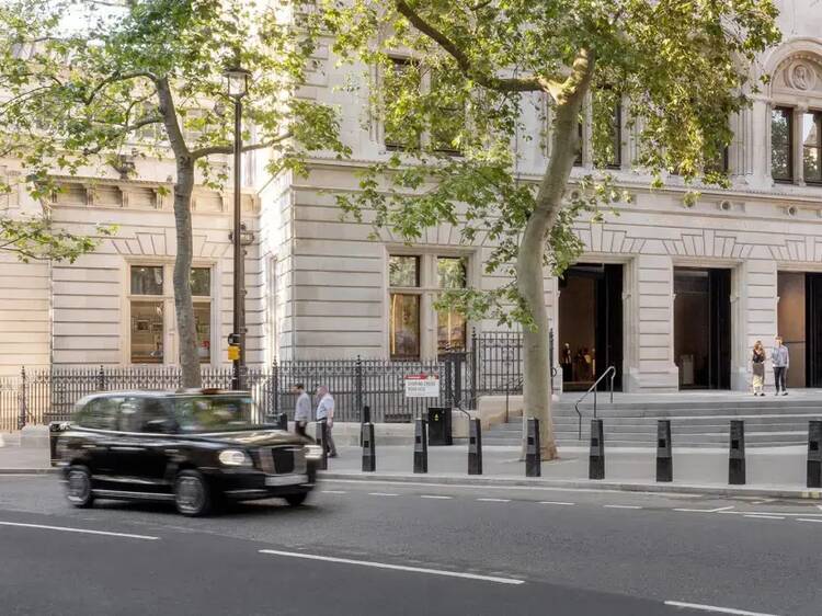 Explore the National Portrait Gallery